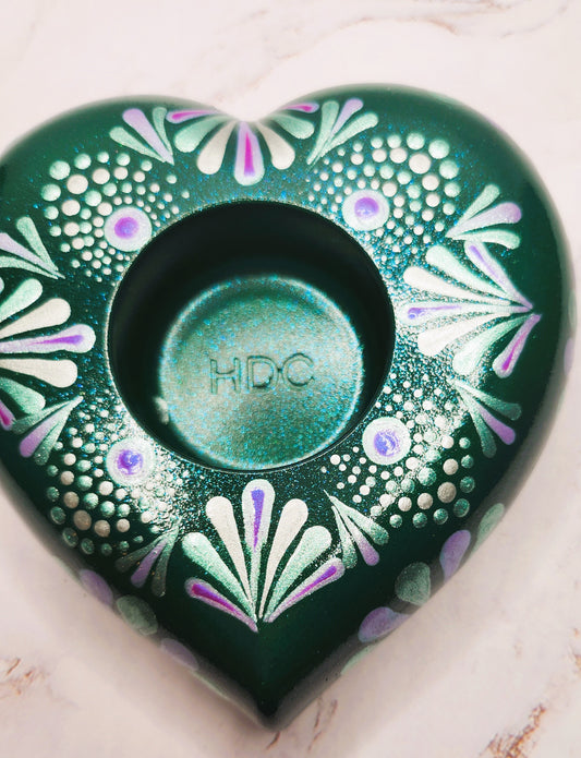 Heart-shaped candleholder - metallic green